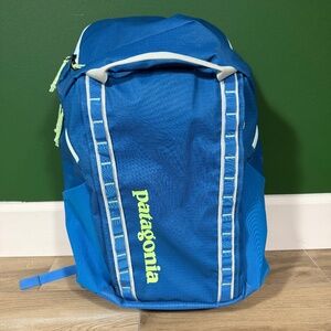 Patagonia 32L Black Hole Backpack in Vessel Blue